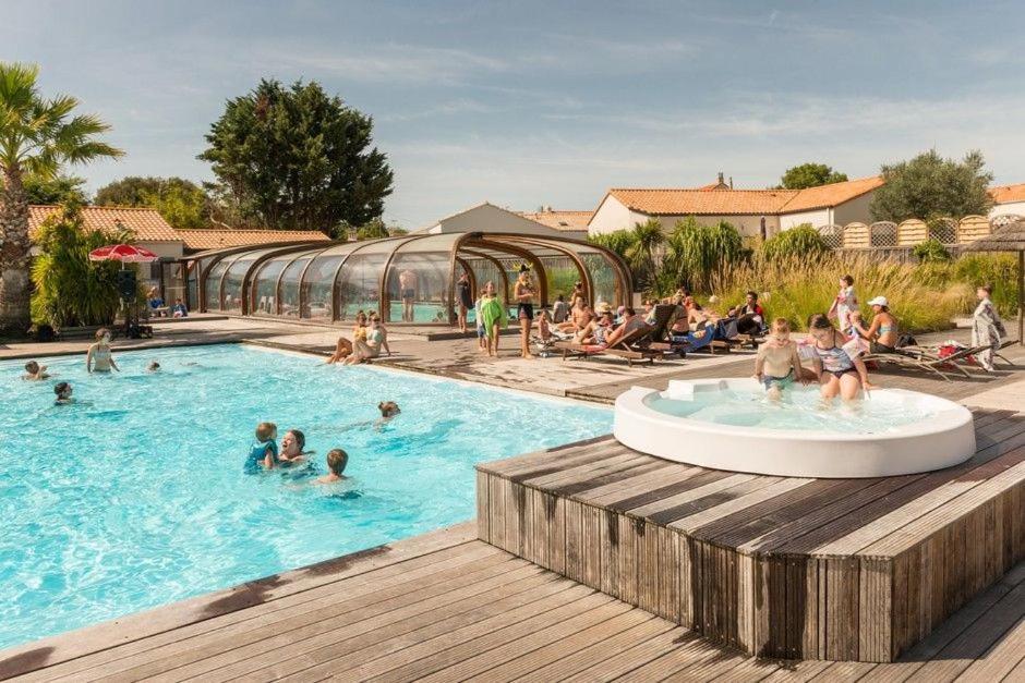Les Moutiers Camping Le Village De La Mer מראה חיצוני תמונה